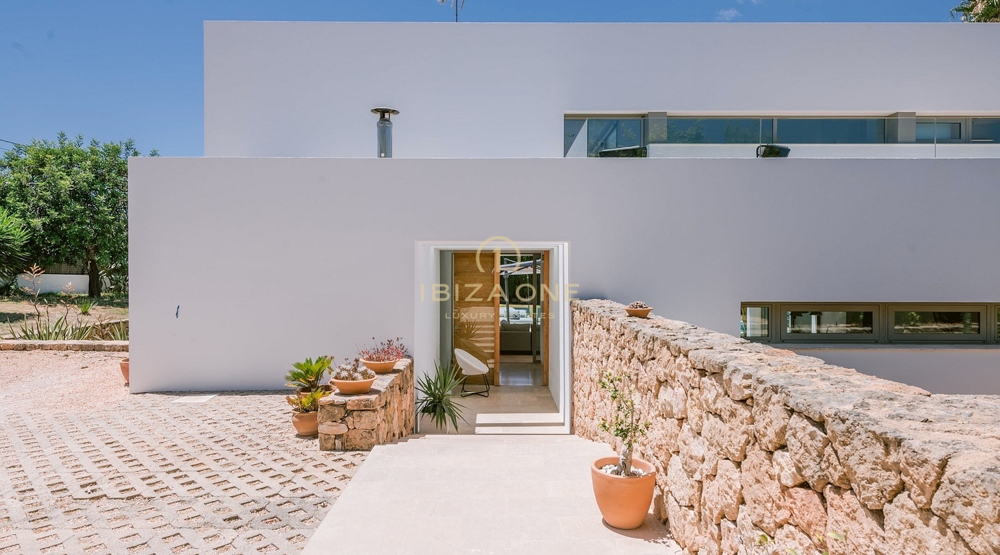 Luxe, moderne en lichte villa met 4 slaapkamers te koop, Ibiza