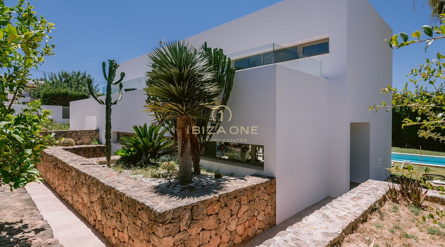 Luxurious, modern and luminous 4-bedroom villa for sale, Ibiza