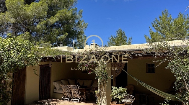 Originele luxe boerderij op een idyllische locatie te koop, Ibiza