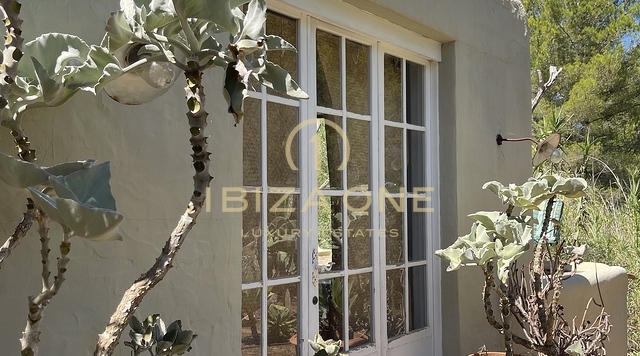 Originele luxe boerderij op een idyllische locatie te koop, Ibiza