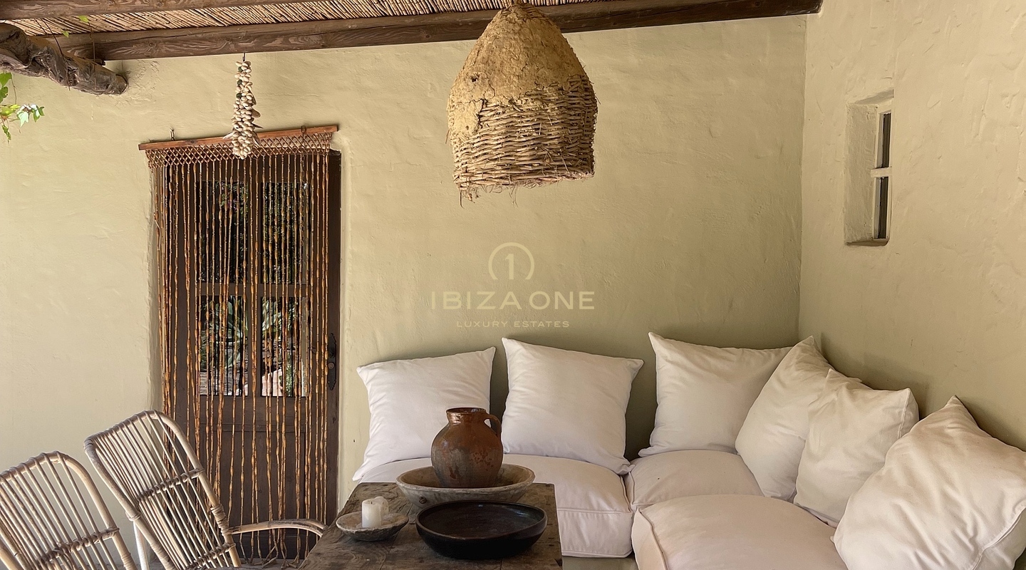 Originele luxe boerderij op een idyllische locatie te koop, Ibiza