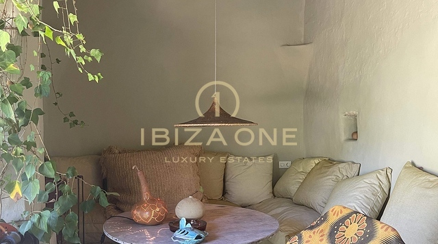 Originele luxe boerderij op een idyllische locatie te koop, Ibiza