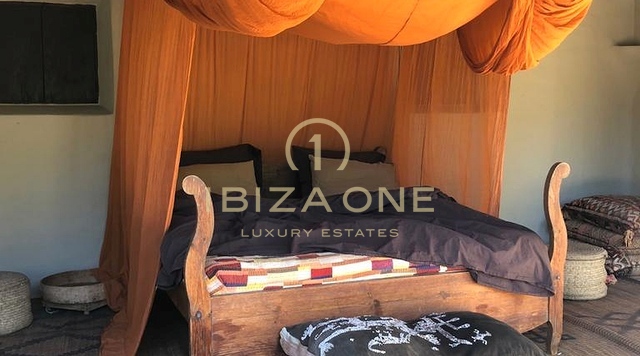 Originele luxe boerderij op een idyllische locatie te koop, Ibiza