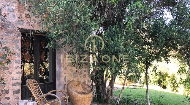 Originele luxe boerderij op een idyllische locatie te koop, Ibiza