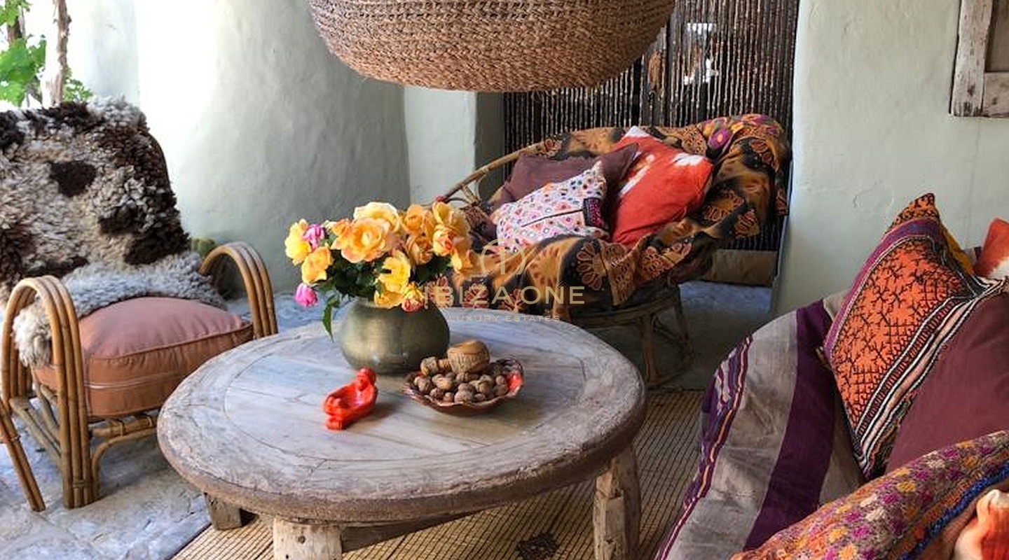 Originele luxe boerderij op een idyllische locatie te koop, Ibiza