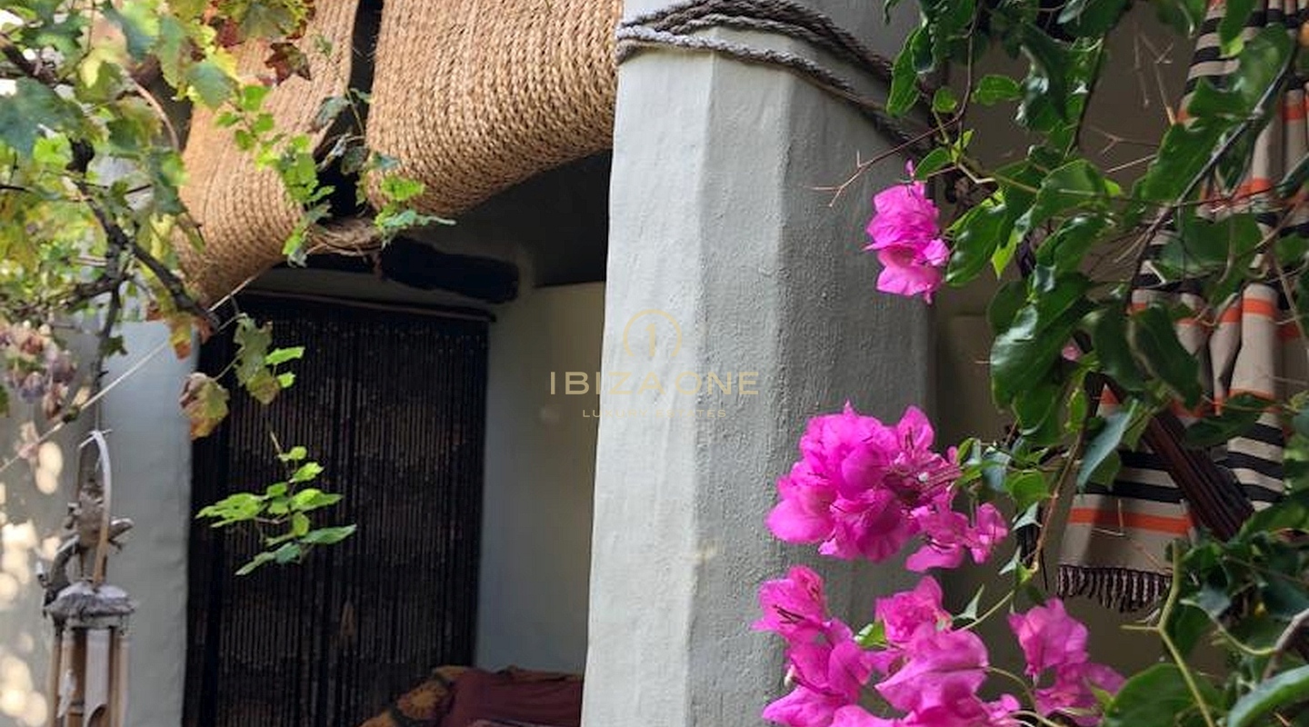 Original luxury farmhouse in an idyllic location for sale, Ibiza
