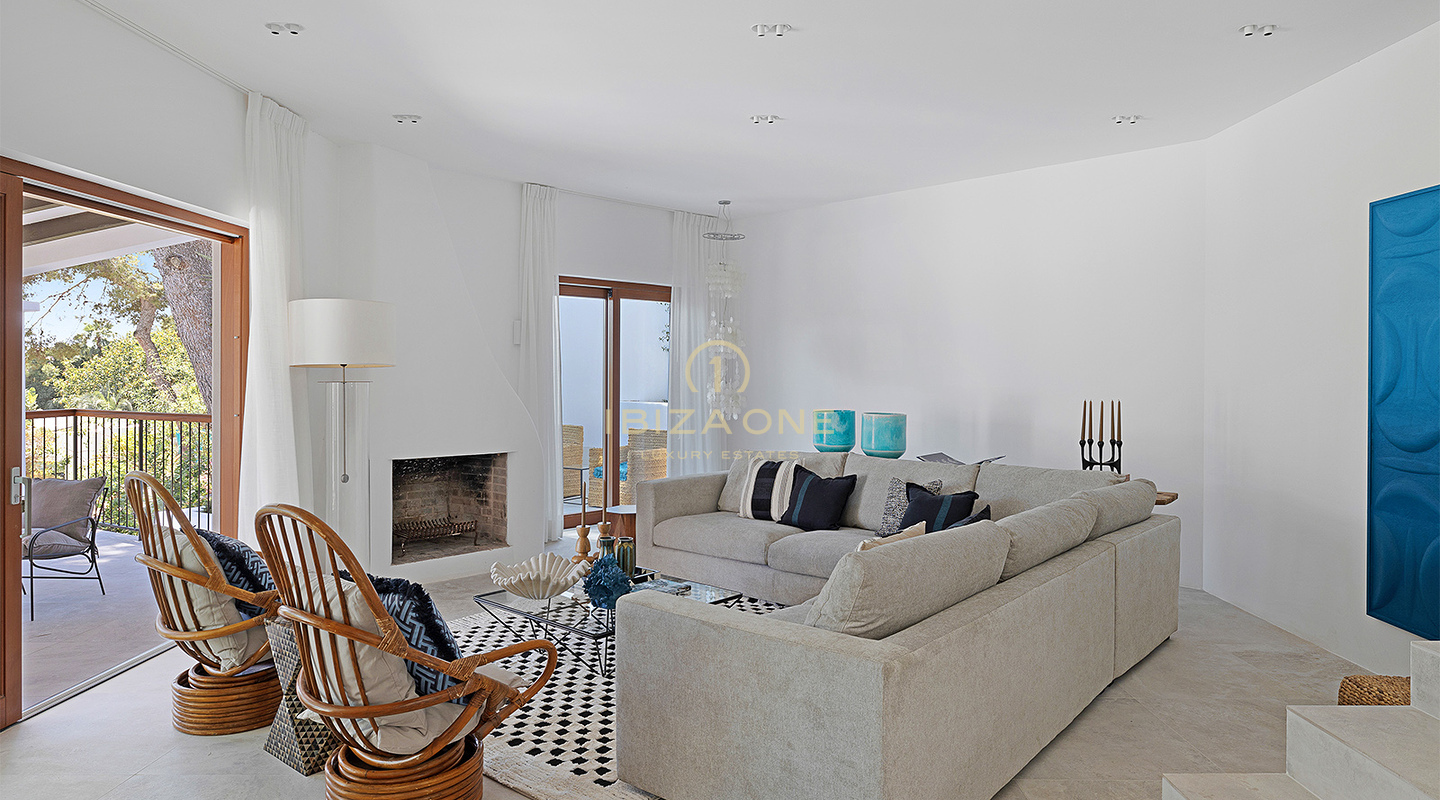 An exquisite luxury Mediterranean villa with a gorgeous infinity pool and sea & Dalt Vila views for sale, Ibiza