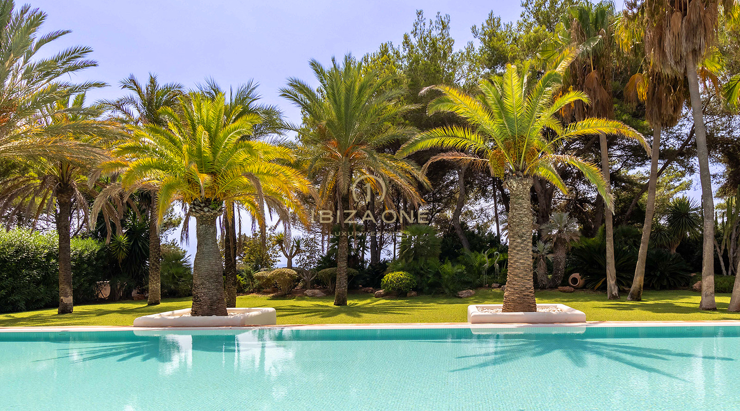 First line sea luxury villa with Blakstad renovation project and gigantic pool for sale , Ibiza - steps to the beach and the sea