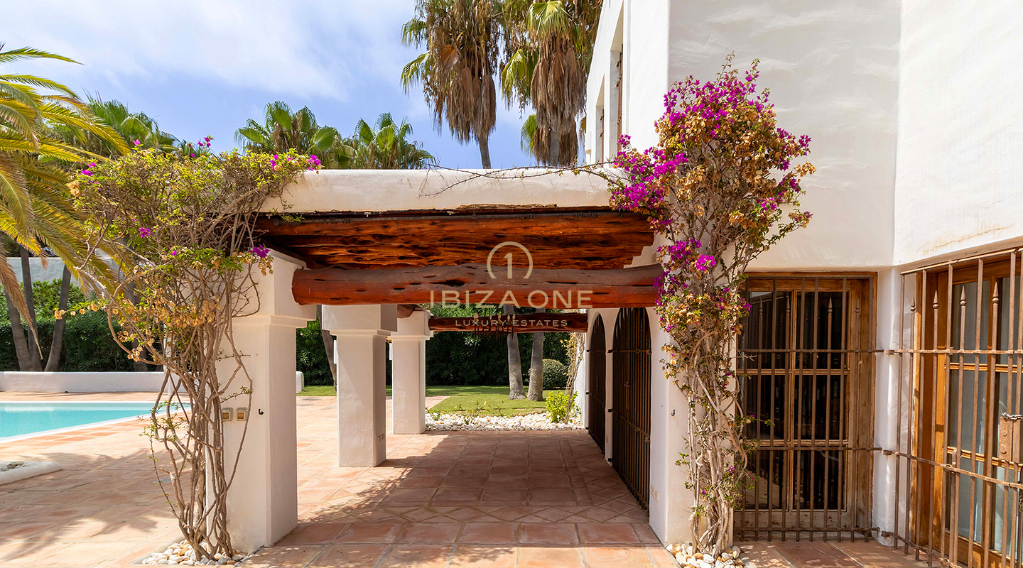 First line sea luxury villa with Blakstad renovation project and gigantic pool for sale , Ibiza - steps to the beach and the sea