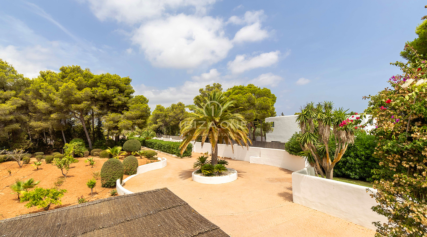 Villa de luxe en première ligne de mer avec projet de rénovation Blakstad et piscine gigantesque à vendre, Ibiza - à quelques pas de la plage et de la mer