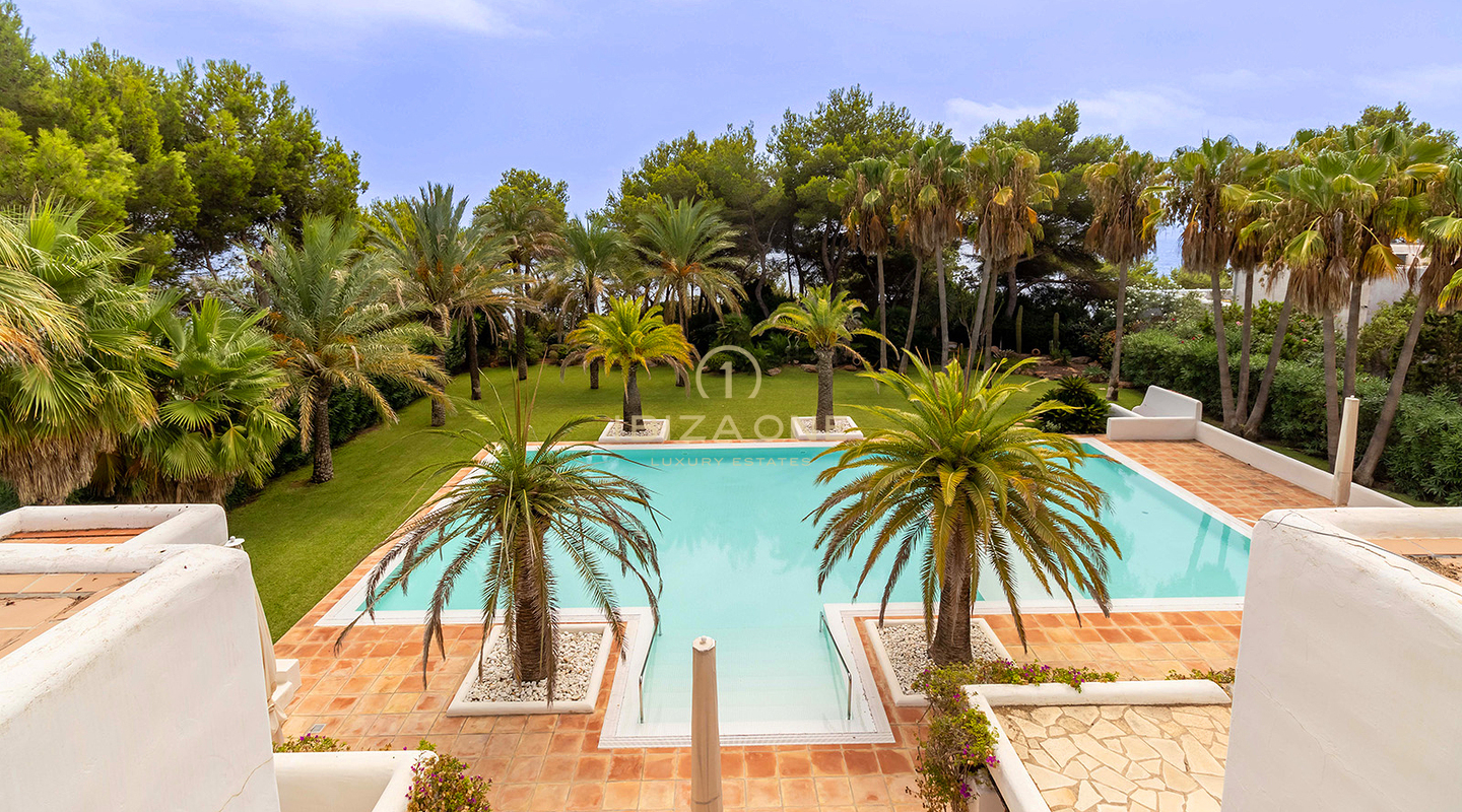 First line sea luxury villa with Blakstad renovation project and gigantic pool for sale , Ibiza - steps to the beach and the sea