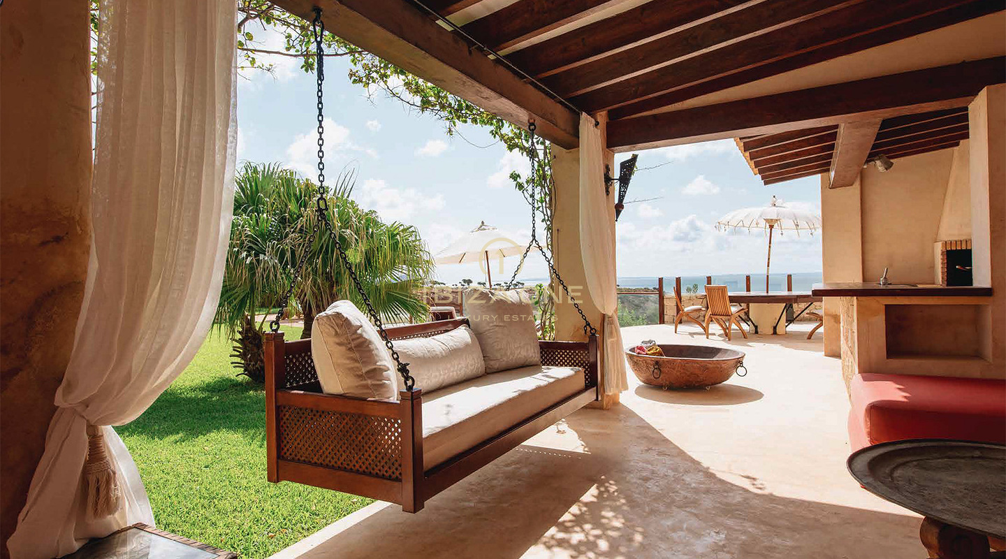 Luxuriöses Traumhaus mit atemberaubendem Blick auf das Meer zu vermieten, Ibiza