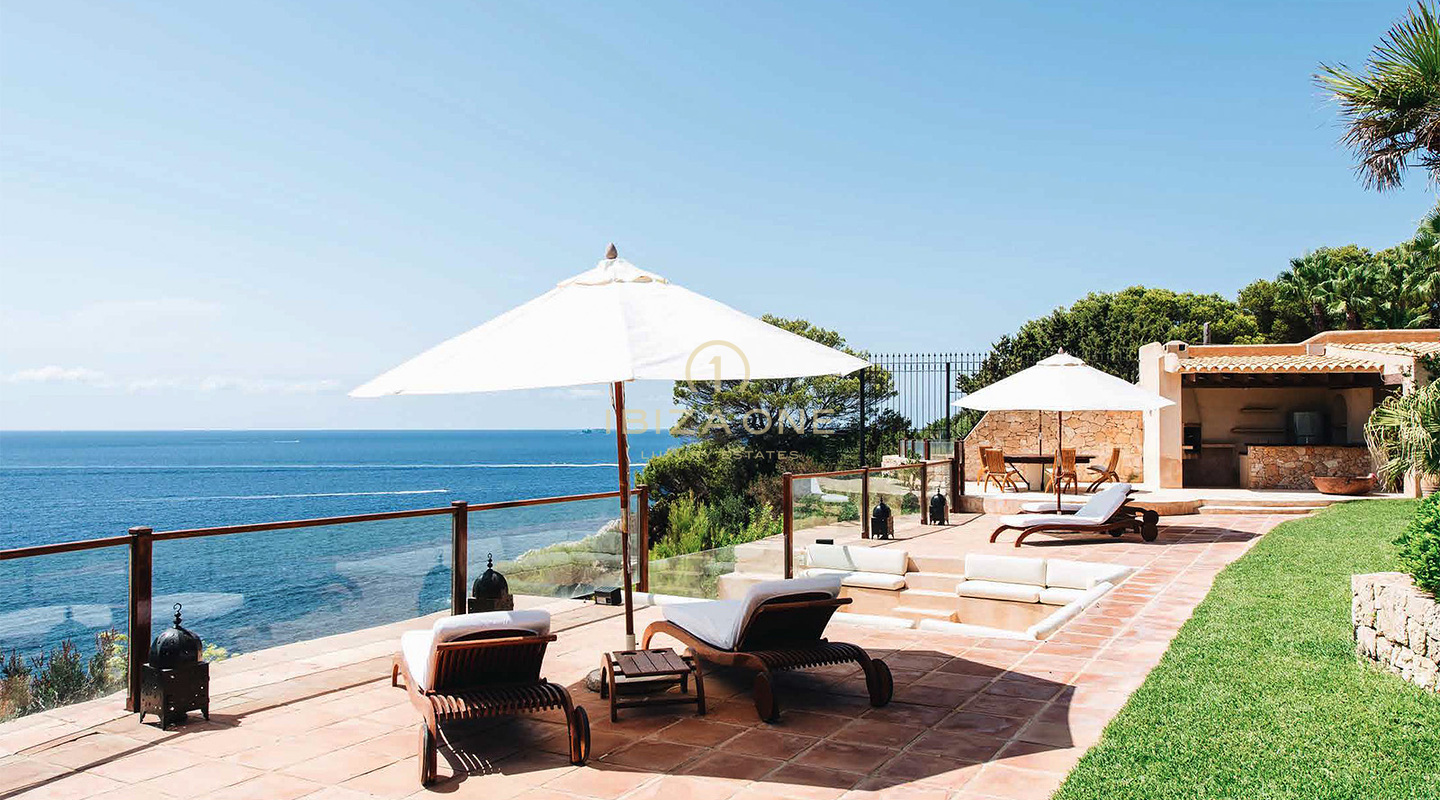 Luxuriöses Traumhaus mit atemberaubendem Blick auf das Meer zu vermieten, Ibiza