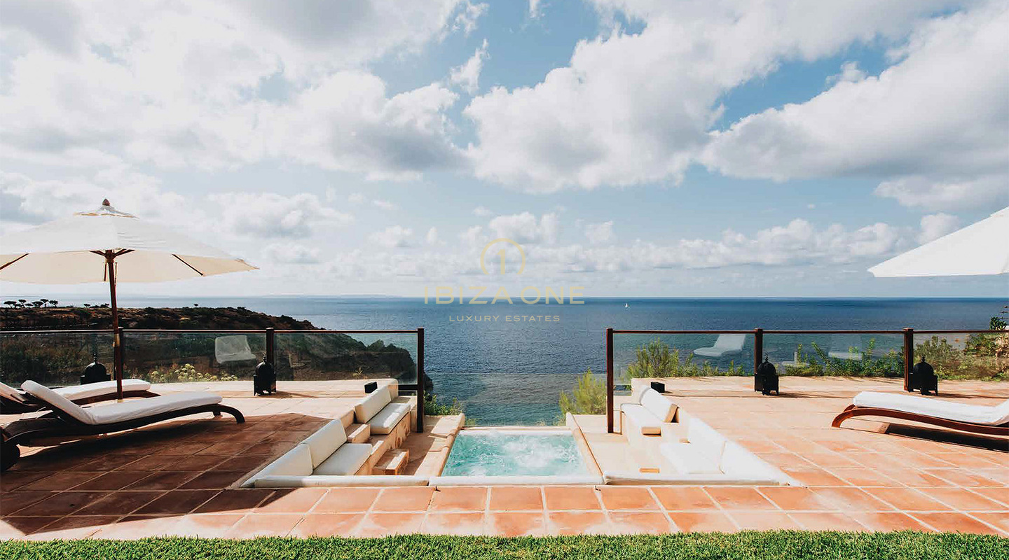 Luxuriöses Traumhaus mit atemberaubendem Blick auf das Meer zu vermieten, Ibiza