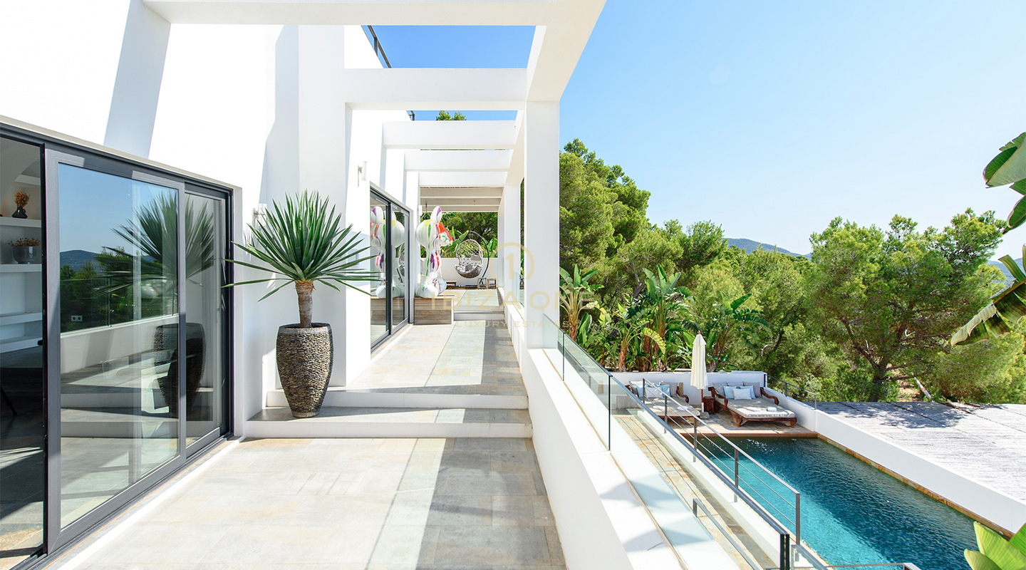 Moderna villa di lusso con 5 camere da letto e licenza di affitto in vendita, Ibiza