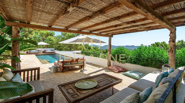 Moderna villa di lusso con 5 camere da letto e licenza di affitto in vendita, Ibiza