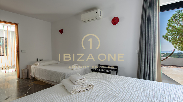 Villa de luxe moderne de 5 chambres avec permis de location à vendre, Ibiza