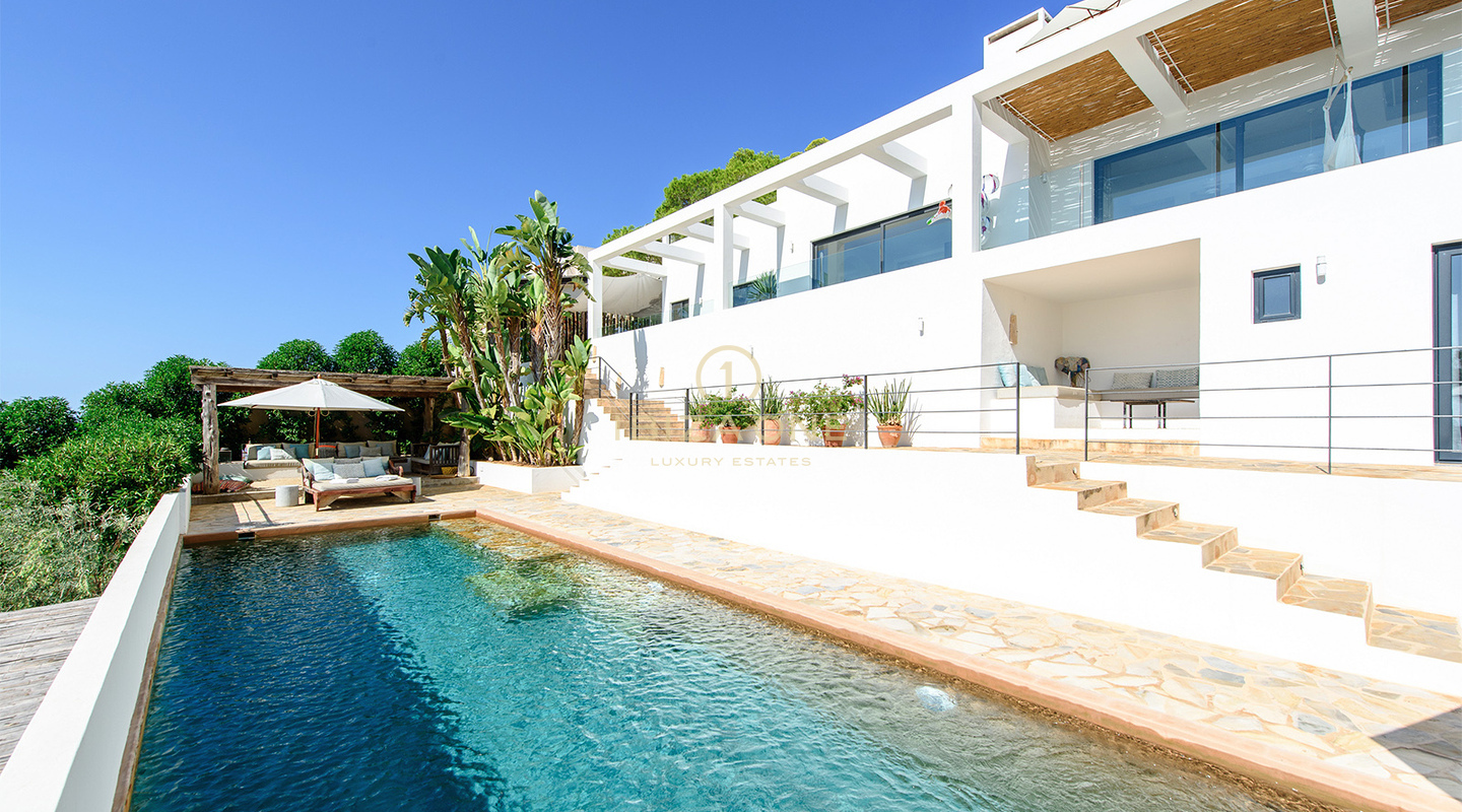 Moderne luxe villa met 5 slaapkamers en verhuurvergunning te koop, Ibiza