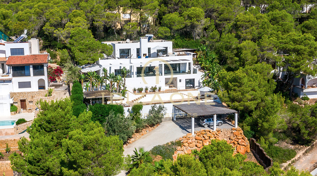 Moderna villa de lujo de 5 dormitorios con licencia de alquiler en venta, Ibiza