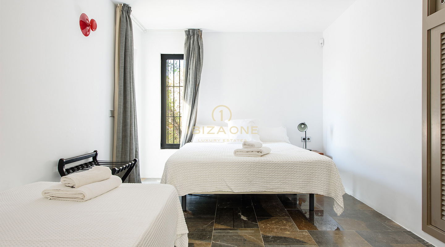 Moderna villa de lujo de 5 dormitorios con licencia de alquiler en venta, Ibiza