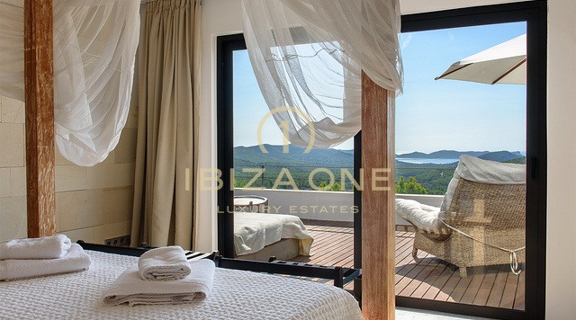 Villa de luxe moderne de 5 chambres avec permis de location à vendre, Ibiza