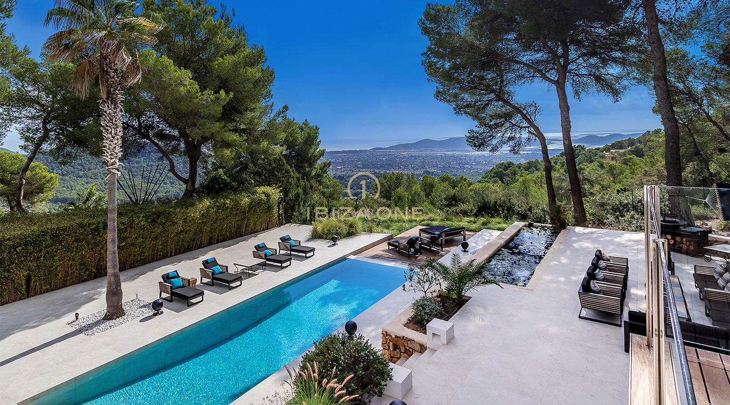 Luxe moderne villa op Ibiza met spectaculair uitzicht op zee en het platteland te koop, Ibiza