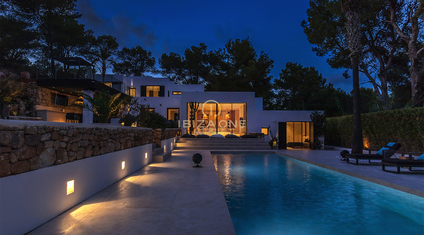 Villa moderna di lusso contemporanea a Ibiza con spettacolare vista sul mare e sulla campagna in vendita, Ibiza