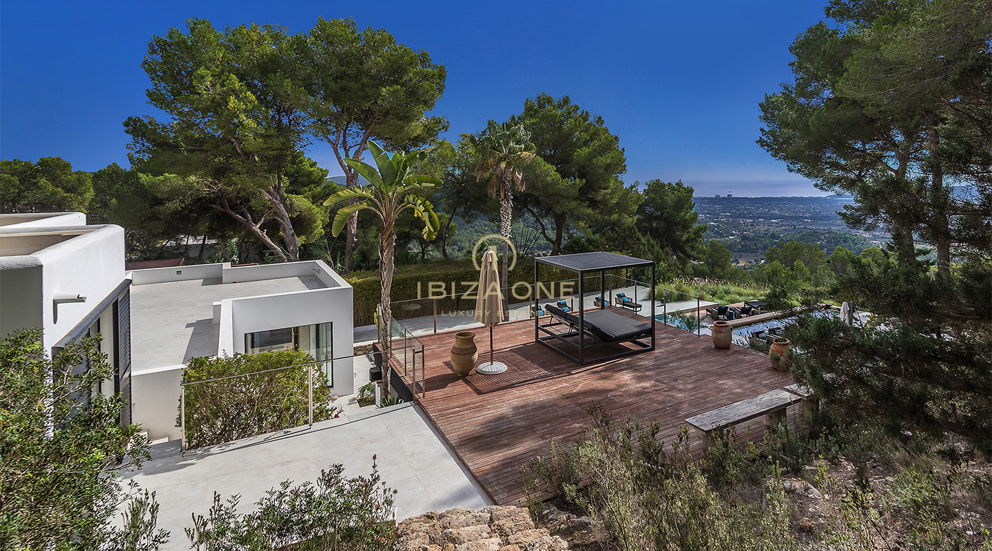 Villa de luxe contemporaine et moderne à Ibiza avec vue spectaculaire sur la mer et la campagne à vendre, Ibiza