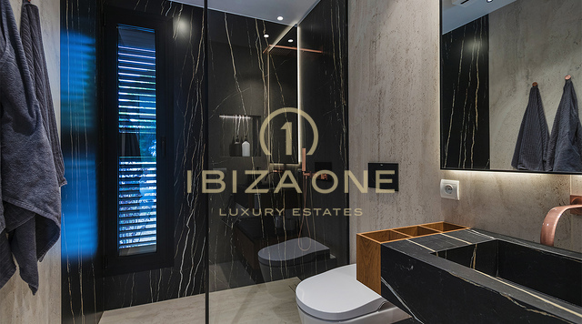 Villa de luxe contemporaine et moderne à Ibiza avec vue spectaculaire sur la mer et la campagne à vendre, Ibiza