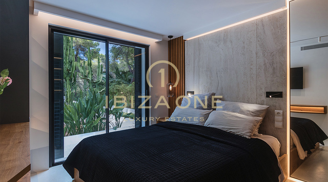 Villa de luxe contemporaine et moderne à Ibiza avec vue spectaculaire sur la mer et la campagne à vendre, Ibiza