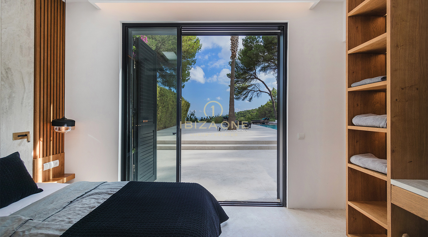 Villa de luxe contemporaine et moderne à Ibiza avec vue spectaculaire sur la mer et la campagne à vendre, Ibiza