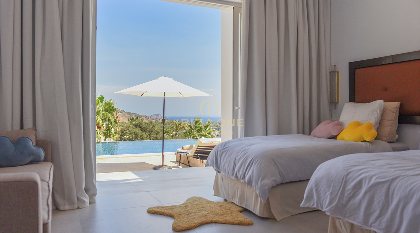 Ultramoderne luxe villa met exclusief zeezicht op toplocatie Vista Alegre te huur, Ibiza