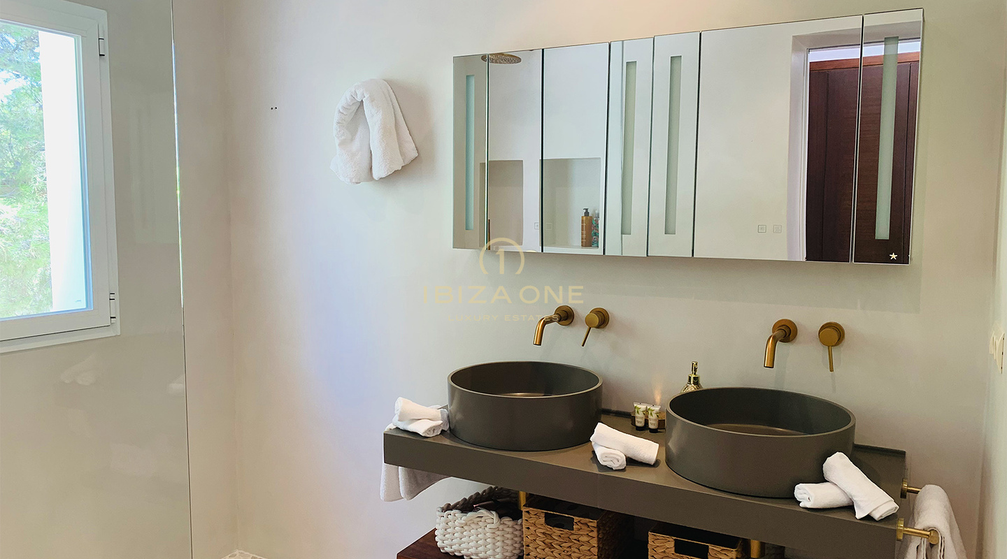 Ultramoderne luxe villa met exclusief zeezicht op toplocatie Vista Alegre te huur, Ibiza