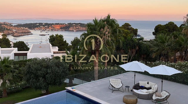 Villa di lusso ultra moderna con vista esclusiva sul mare nella posizione privilegiata di Vista Alegre in affitto, Ibiza