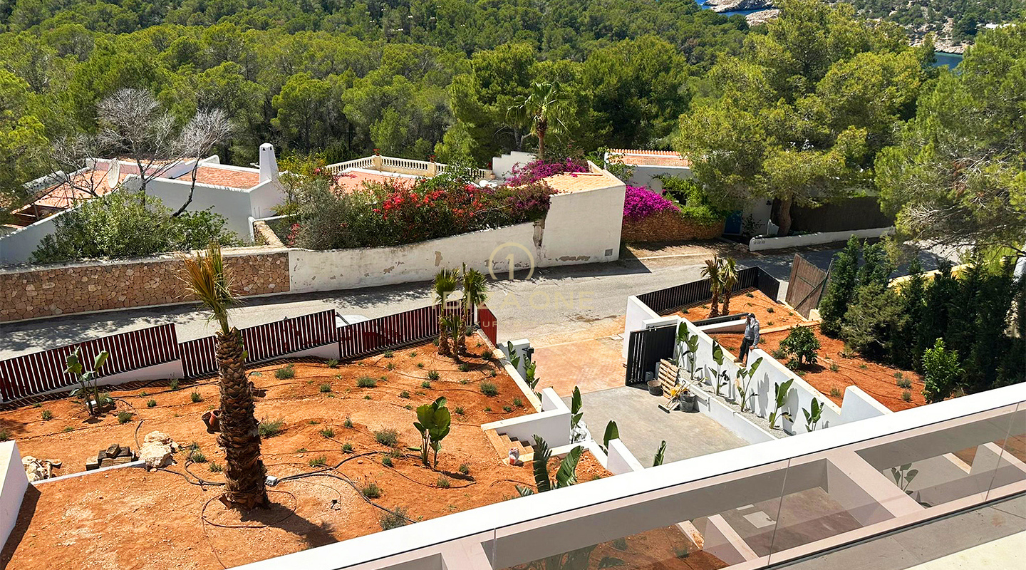Villa de luxe moderne avec vue spectaculaire sur la mer à vendre, Ibiza