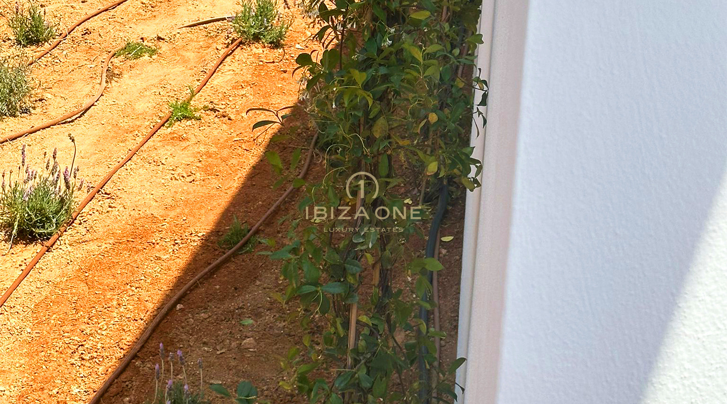 Villa de luxe moderne avec vue spectaculaire sur la mer à vendre, Ibiza