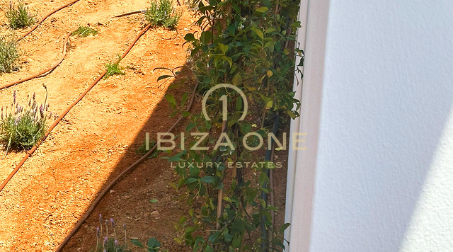 Villa de luxe moderne avec vue spectaculaire sur la mer à vendre, Ibiza