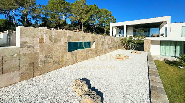 Luxury and exclusiv villa in Ibiza for sale