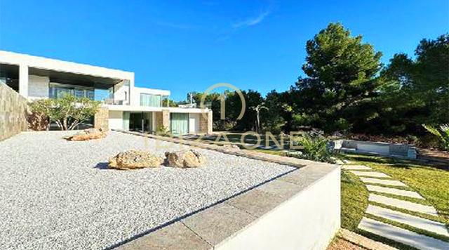 Luxe en exclusieve villa op Ibiza te koop