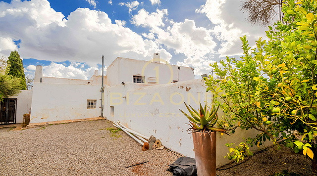 Incantevole e spaziosa finca del 1900 in vendita a Santa Gertrudis, Ibiza