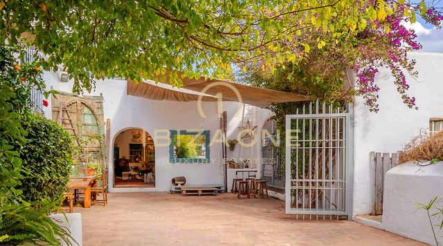 Betoverende en ruime finca uit de 20e eeuw in Santa Gertrudis te koop, Ibiza