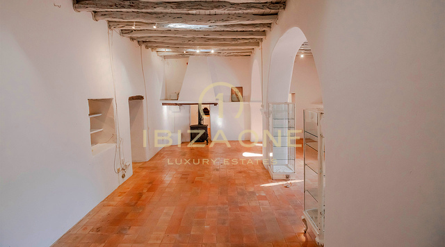 Finca enchanteresse et spacieuse des années 1900 à Santa Gertrudis à vendre, Ibiza