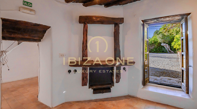 Betoverende en ruime finca uit de 20e eeuw in Santa Gertrudis te koop, Ibiza