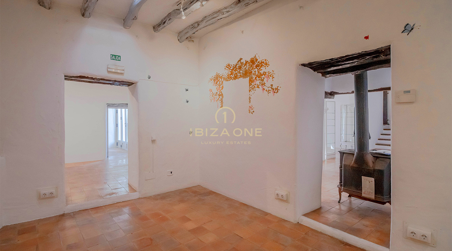 Betoverende en ruime finca uit de 20e eeuw in Santa Gertrudis te koop, Ibiza
