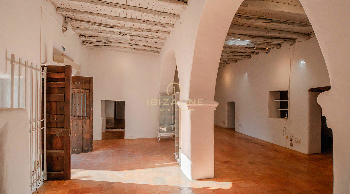 Encantadora y espaciosa finca del siglo XX en Santa Gertrudis en venta, Ibiza