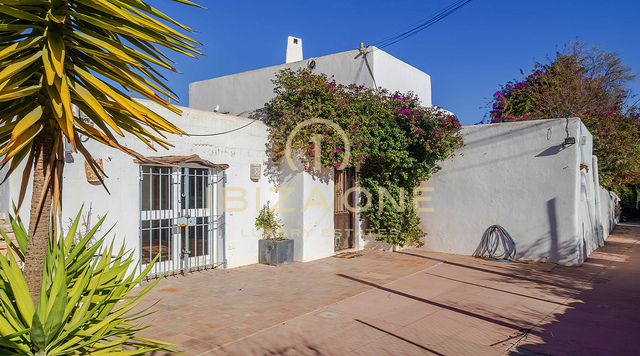 Betoverende en ruime finca uit de 20e eeuw in Santa Gertrudis te koop, Ibiza