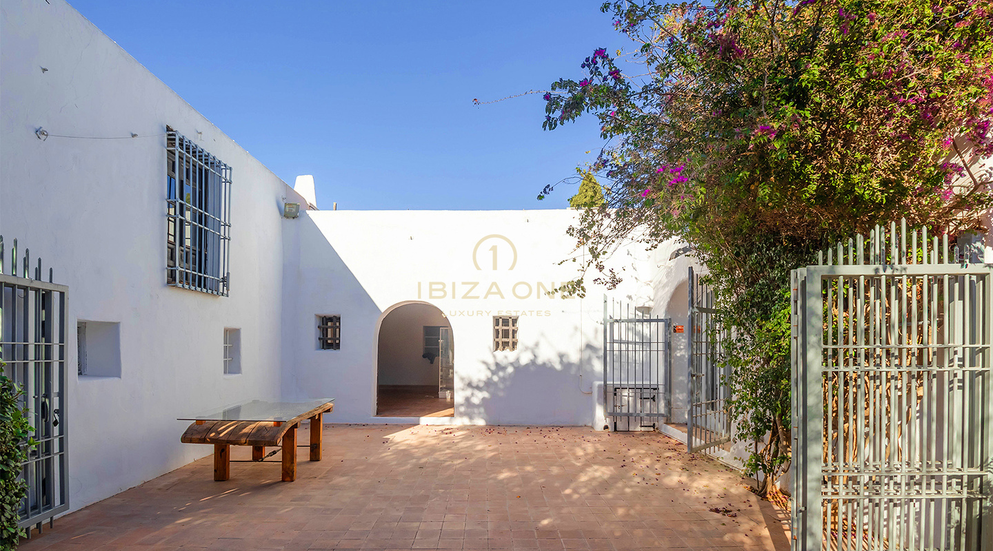Incantevole e spaziosa finca del 1900 in vendita a Santa Gertrudis, Ibiza