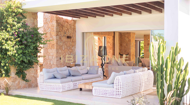 Villa de lujo con inolvidables vistas al atardecer sobre el mar en alquiler, Ibiza