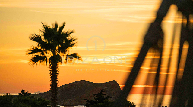 Villa de lujo con inolvidables vistas al atardecer sobre el mar en alquiler, Ibiza