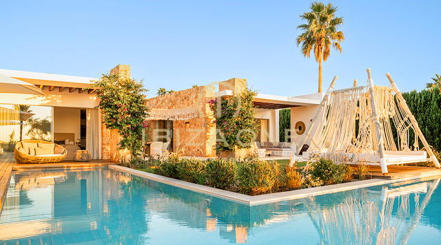 Villa de lujo con inolvidables vistas al atardecer sobre el mar en alquiler, Ibiza